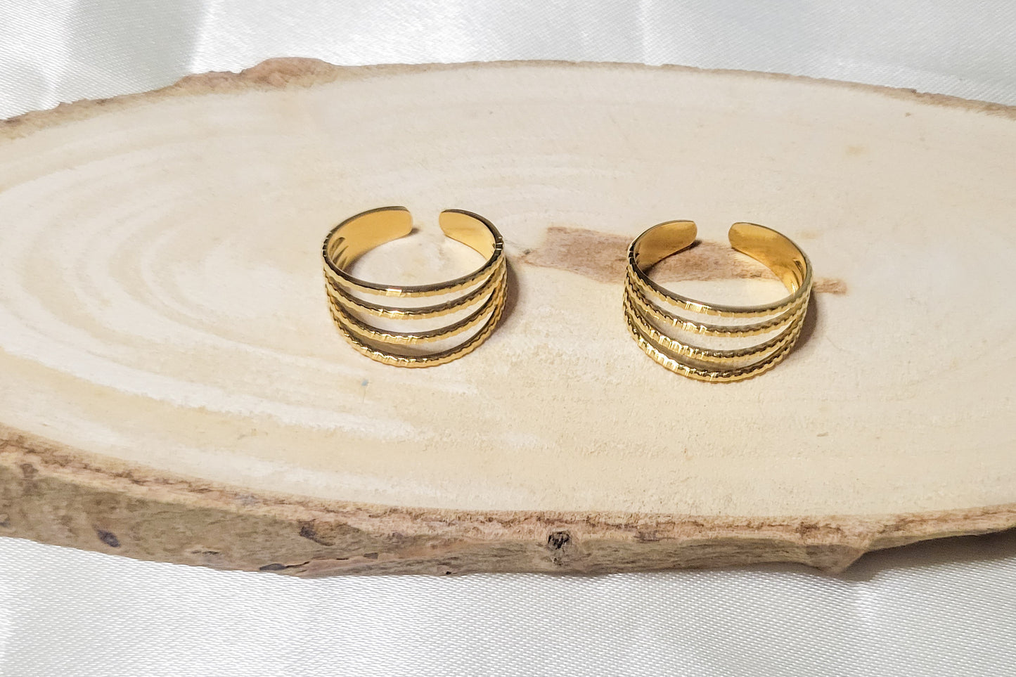 Waves Ring