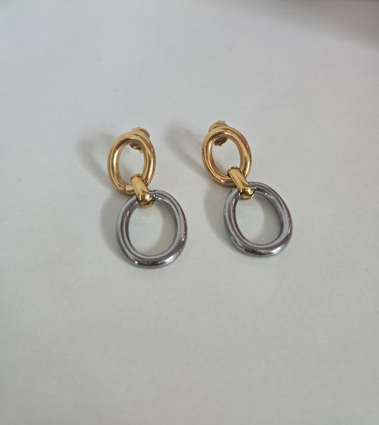 Zori Hoop Earrings