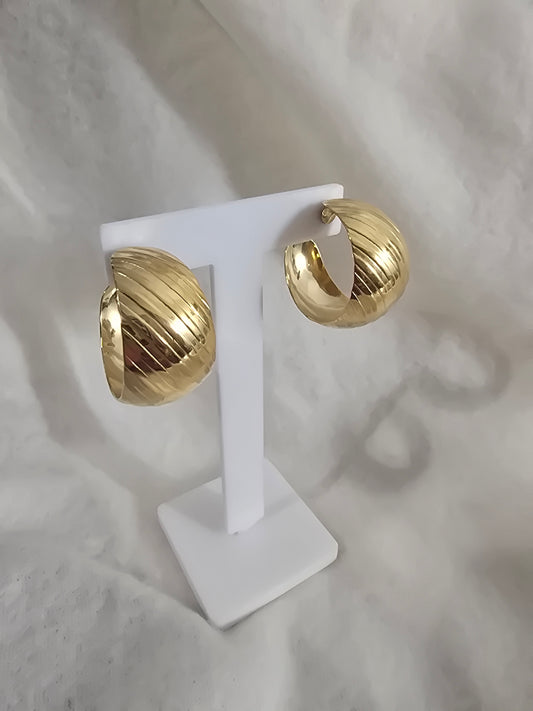 Arpa Huggie Earrings